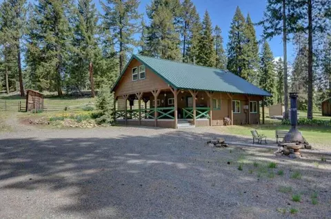 4836 Hyatt Prairie Rd, Ashland, OR 97520