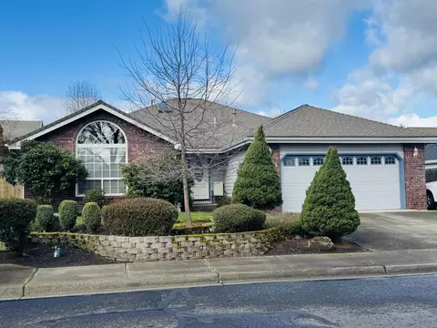 296 Brandon St, Central Point, OR 97502