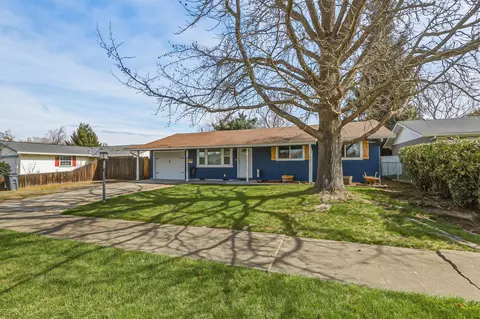 1733 Howell Ave, Medford, OR 97501