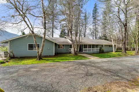 314 Triller Ln, Grants Pass, OR 97527