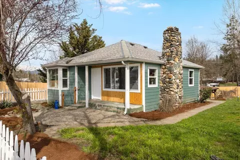 185 Peach St, Merlin, OR 97532