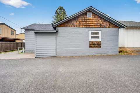 Exterior - 139 SE Taft Ave, Bend, OR 97702 photo 4 of 5