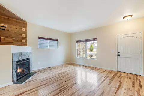 Living - 641 SE Glengarry Pl, Bend, OR 97702 photo 1 of 6