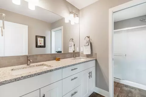 Bath - 20844 SE Sotra Loop, Bend, OR 97702 photo 1 of 2