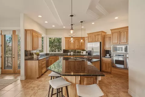 Kitchen - 21450 Dale Rd, Bend, OR 97701 photo 2 of 5