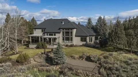 Exterior - 21450 Dale Rd, Bend, OR 97701 photo 2 of 9