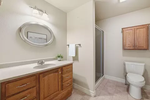 Bath - 21450 Dale Rd, Bend, OR 97701 photo 7 of 7