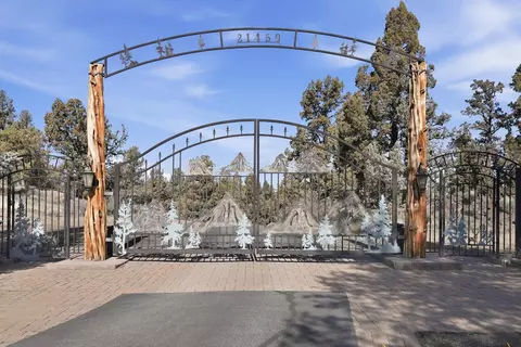 View/Area - 21450 Dale Rd, Bend, OR 97701 photo 2 of 2