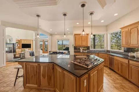 Kitchen - 21450 Dale Rd, Bend, OR 97701 photo 4 of 5