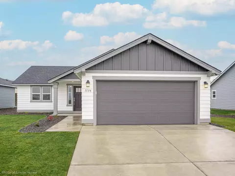 3718 Luchu St, Medford, OR 97504