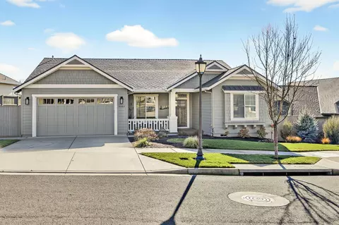 4084 Crystal Springs Dr, Medford, OR 97504