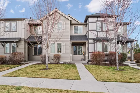 3131 SW 28th St, Redmond, OR 97756