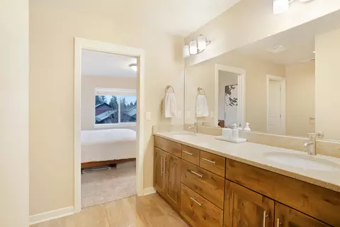 Bath - 612 NE Vail Ln, Bend, OR 97701 photo 1 of 2
