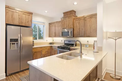 Kitchen - 612 NE Vail Ln, Bend, OR 97701 photo 3 of 4