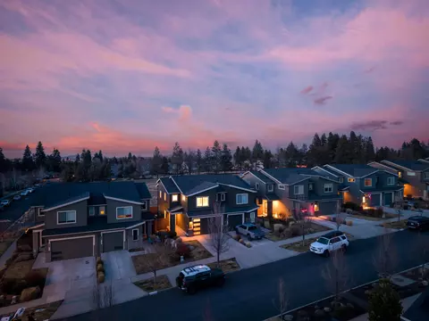 View/Area - 612 NE Vail Ln, Bend, OR 97701 photo 2 of 4