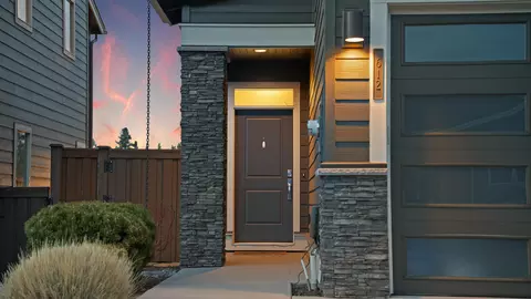 Exterior - 612 NE Vail Ln, Bend, OR 97701 photo 3 of 8