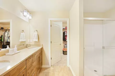 Bath - 612 NE Vail Ln, Bend, OR 97701 photo 2 of 2