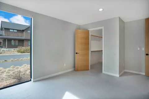 Bedroom - 61250 Meeks Trl, Bend, OR 97702 photo 5 of 6
