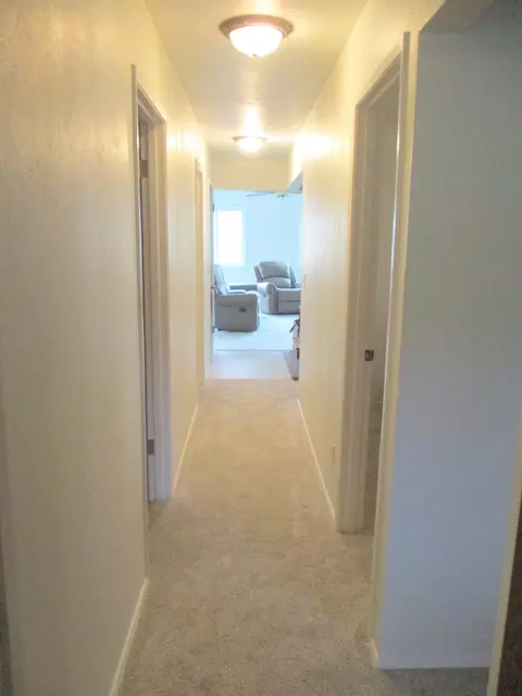 Entry Way - 414 N Baker Ave, Chiloquin, OR 97624 photo 3 of 3