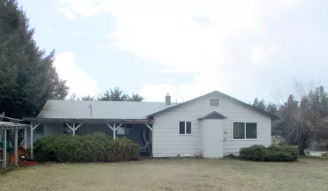 Exterior - 414 N Baker Ave, Chiloquin, OR 97624 photo 6 of 11