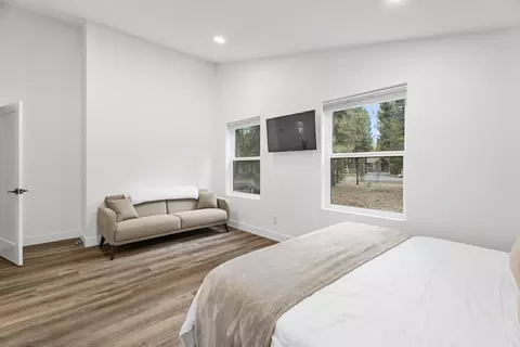Bedroom - 17133 Norwalk Rd, Bend, OR 97707 photo 2 of 8
