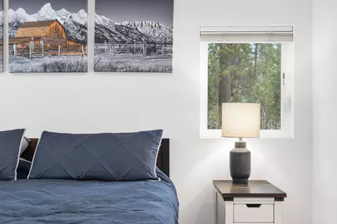 Bedroom - 17133 Norwalk Rd, Bend, OR 97707 photo 4 of 8