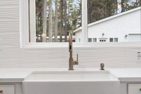 Kitchen - 17133 Norwalk Rd, Bend, OR 97707 photo 5 of 6