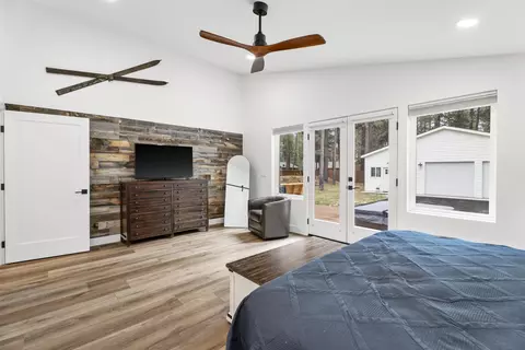 Bedroom - 17133 Norwalk Rd, Bend, OR 97707 photo 5 of 8