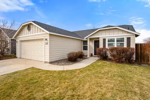 319 SW 33rd Dr, Redmond, OR 97756