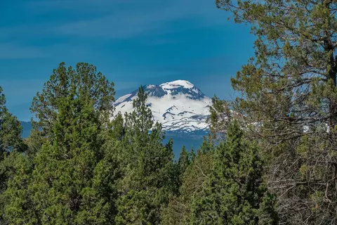17949 Cascade Estates Dr, Bend, OR 97703 photo 3