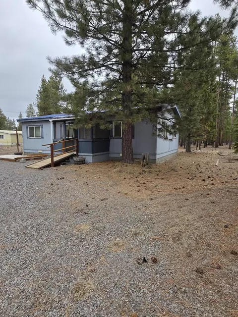 51924 Mowich Ln, La Pine, OR 97739 photo 2
