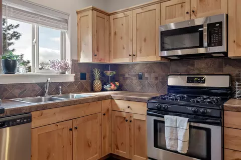 Kitchen - 62761 Hawkview Rd, Bend, OR 97701 photo 1 of 1