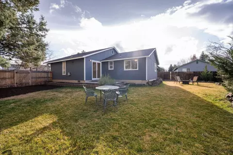 Exterior - 20810 Cassin Dr, Bend, OR 97701 photo 3 of 11