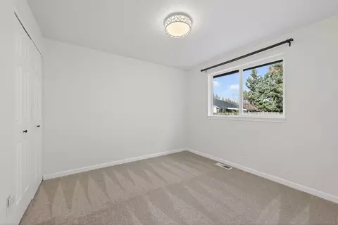 Bedroom - 20810 Cassin Dr, Bend, OR 97701 photo 4 of 7