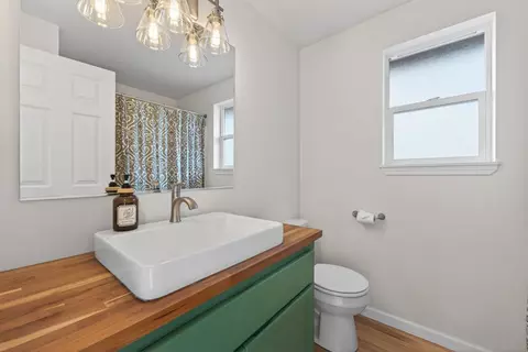 Bath - 20810 Cassin Dr, Bend, OR 97701 photo 2 of 2