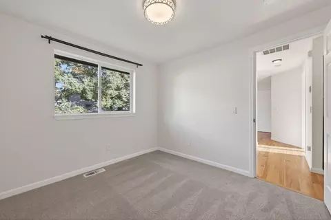 Bedroom - 20810 Cassin Dr, Bend, OR 97701 photo 5 of 7