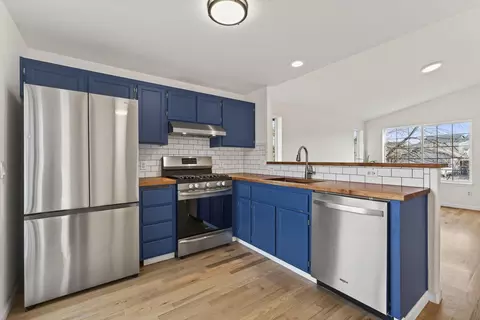 Kitchen - 20810 Cassin Dr, Bend, OR 97701 photo 2 of 5
