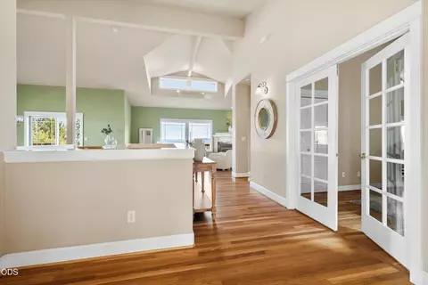 Entry Way - 3130 NW Colonial Dr, Bend, OR 97703 photo 2 of 4
