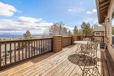 Exterior - 3130 NW Colonial Dr, Bend, OR 97703 photo 7 of 26