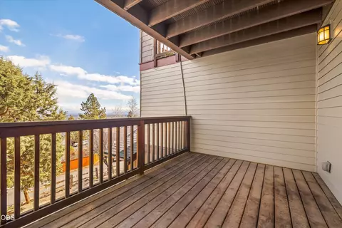 Exterior - 3130 NW Colonial Dr, Bend, OR 97703 photo 6 of 26