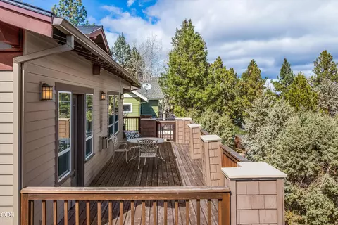Exterior - 3130 NW Colonial Dr, Bend, OR 97703 photo 13 of 26