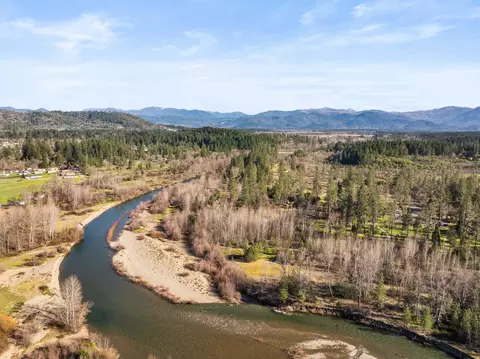 527 E Forks Cir, Cave Junction, OR 97523 photo 6