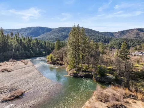 595 E Forks Cir, Cave Junction, OR 97523 photo 8