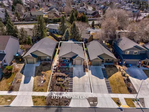 View/Area - 21279 Thornhill Ln, Bend, OR 97701 photo 2 of 2