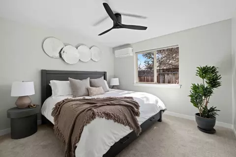 Bedroom - 21279 Thornhill Ln, Bend, OR 97701 photo 2 of 3