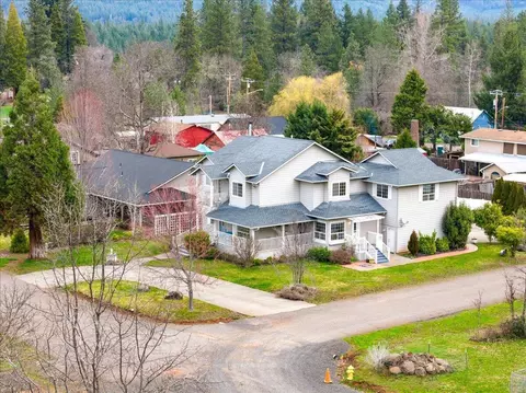 View/Area - 835 Redwood Ave, Butte Falls, OR 97522 photo 2 of 2