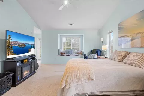 Bedroom - 835 Redwood Ave, Butte Falls, OR 97522 photo 2 of 5