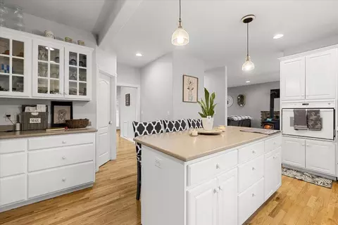 Kitchen - 835 Redwood Ave, Butte Falls, OR 97522 photo 5 of 7