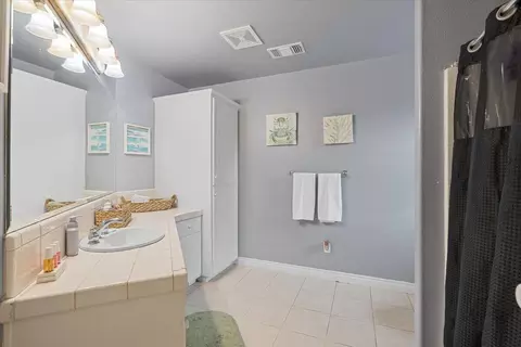 Bath - 835 Redwood Ave, Butte Falls, OR 97522 photo 4 of 4
