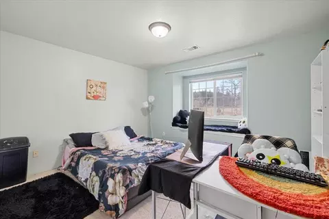 Bedroom - 835 Redwood Ave, Butte Falls, OR 97522 photo 4 of 5